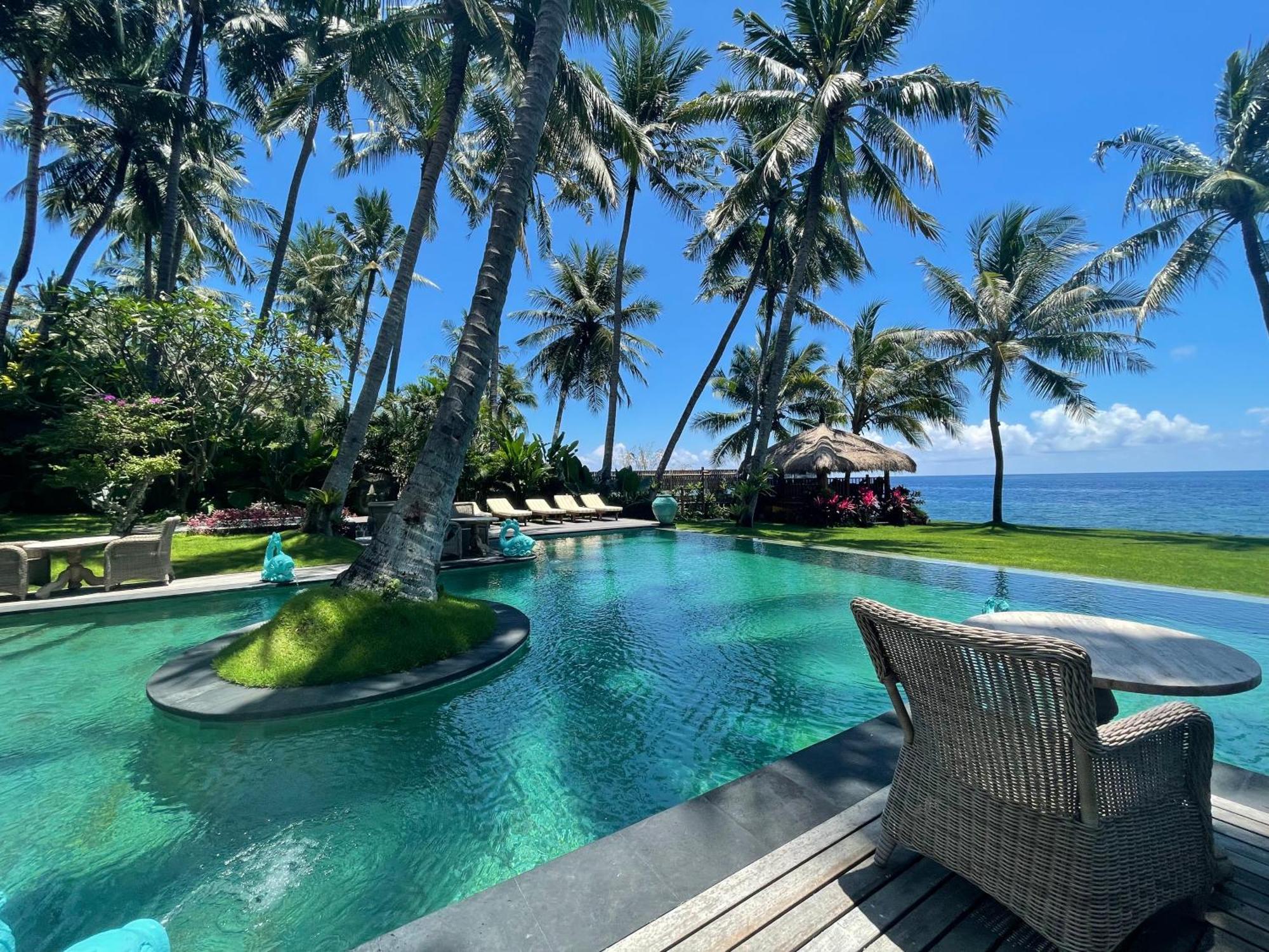 Louka Beach Bali Tianyar Exterior photo