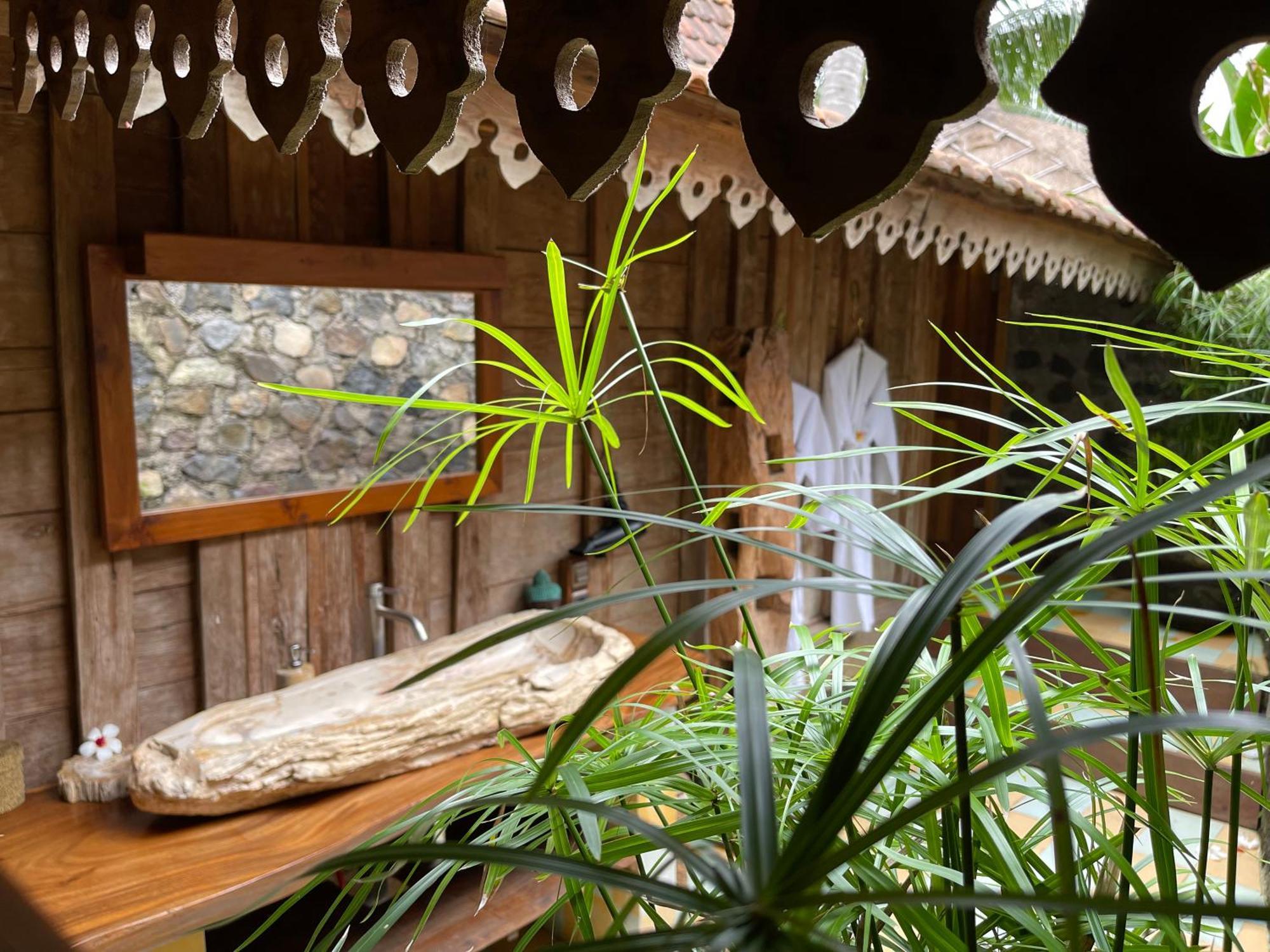 Louka Beach Bali Tianyar Room photo